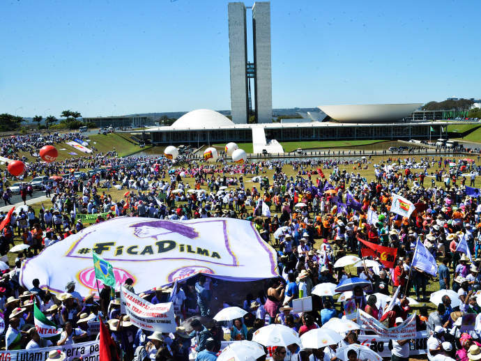 Fica dilma