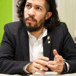 Apoiador do ensino obrigatório de islamismo, Jean Wyllys apresenta projeto “Escola Sem Religião”