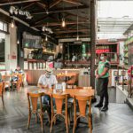 Governo de São Paulo admite: reduzir horários de bares e restaurantes aumenta aglomerações